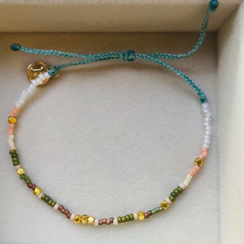 Pura Vida seed bead bracelet
